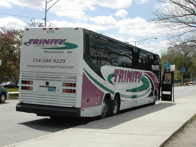 Prevost H3 45. Prevost H3-45 in Chicago,